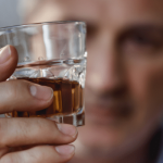 Conheça 7 fatos sobre o alcoolismo conheça-7-fatos-sobre-o-alcoolismo (3)